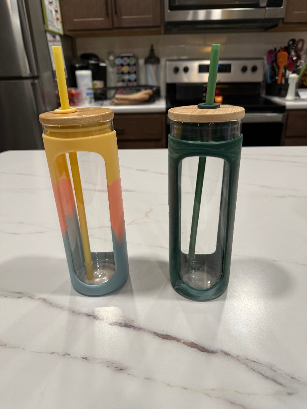 Two Glass Tumblers, lid & straw with silicone sleeve  Iced Tea/Water, leakproof
